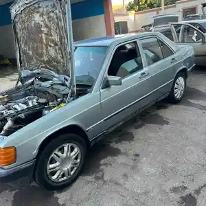 Mercedes-Benz W201, 1987