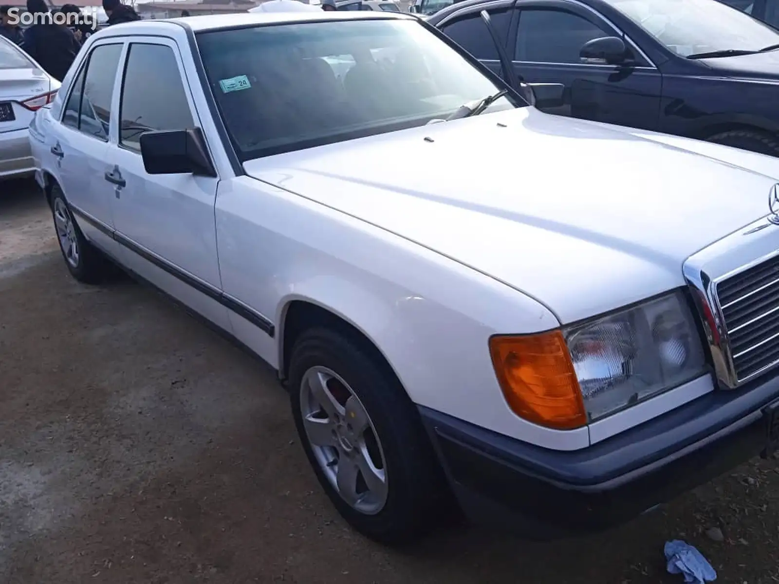 Mercedes-Benz W124, 1985-1