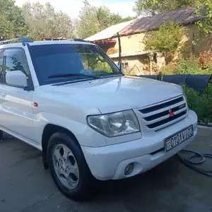 Mitsubishi Pajero IO, 2001