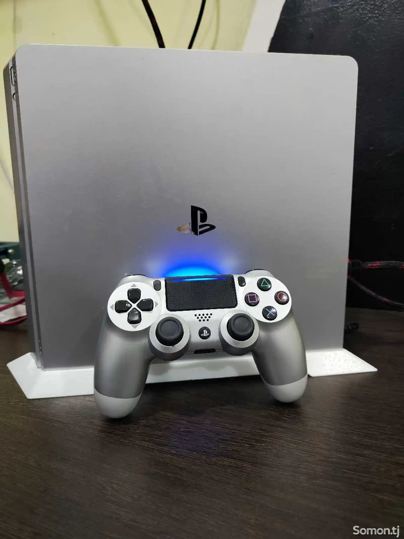 Игровая приставка Sony PlayStation 4 slim на прокат-1
