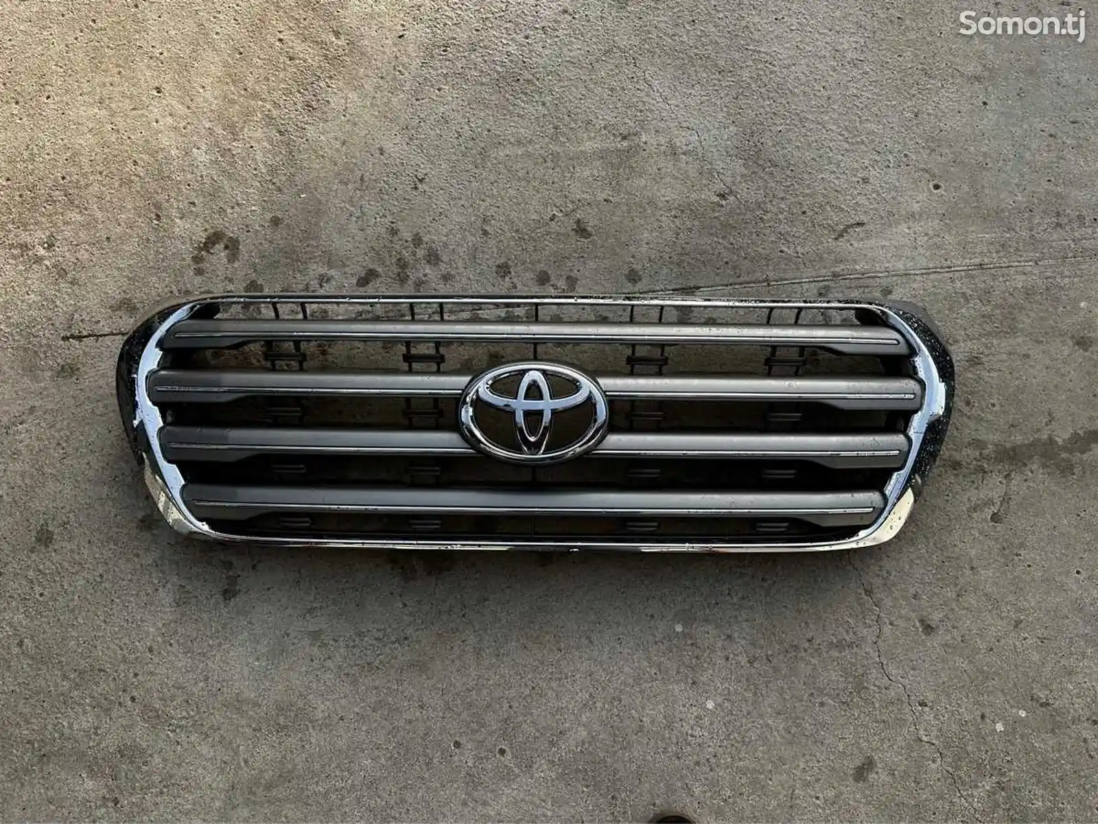 Облицовка от Toyota Land Cruiser 200-1