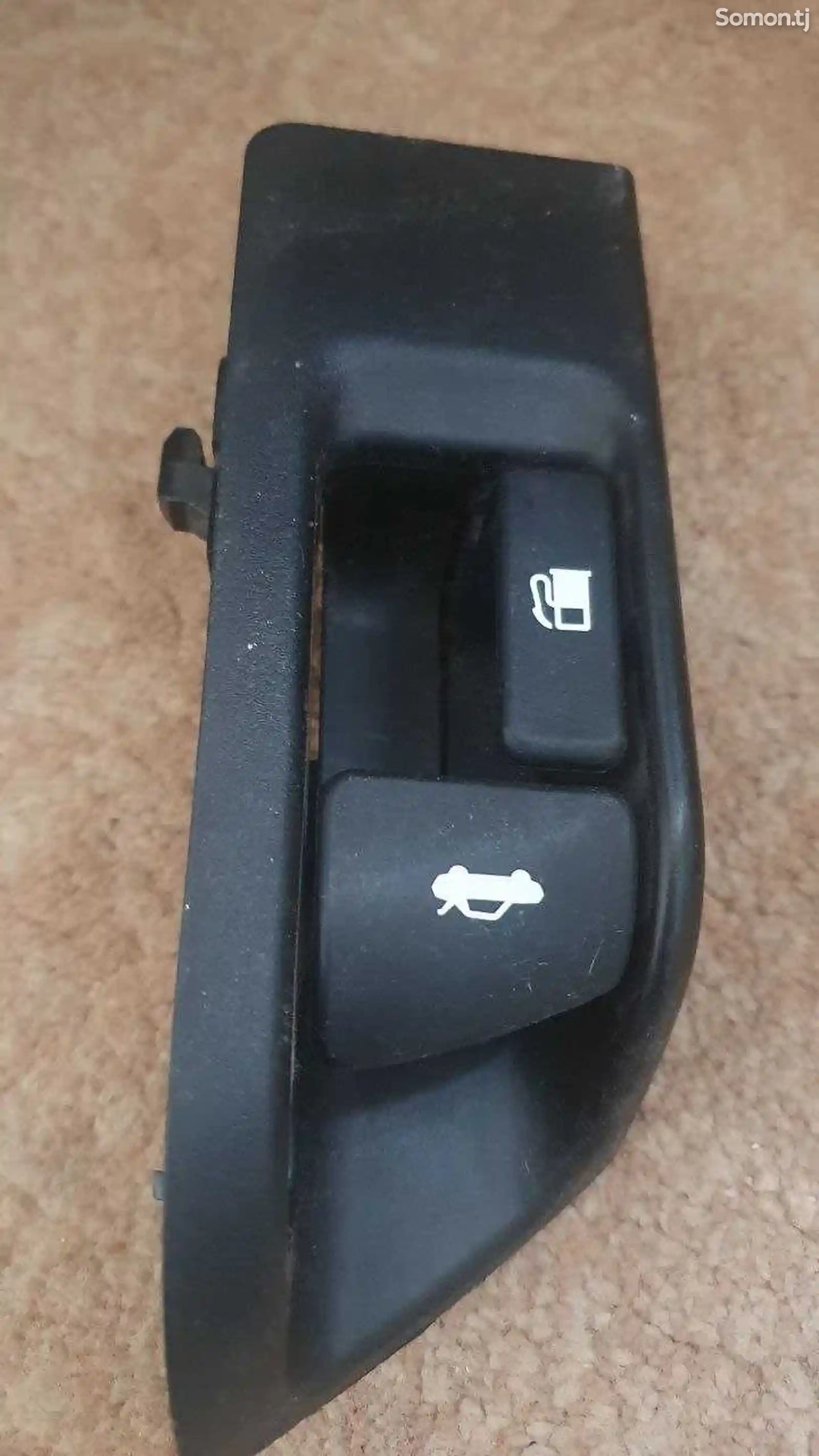 Кнопка открывания багажника от Toyota Camry