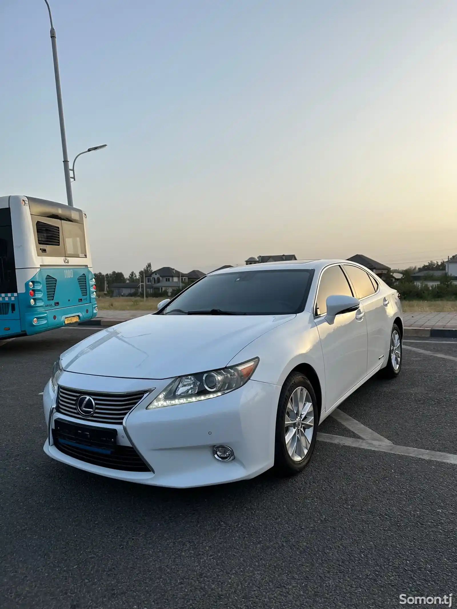 Lexus ES series, 2014-2