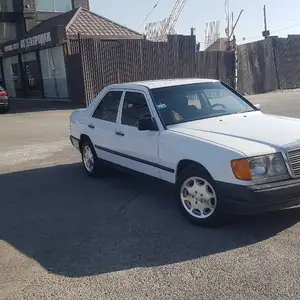 Mercedes-Benz W124, 1988