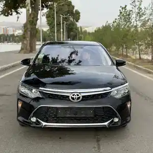 Toyota Camry, 2016