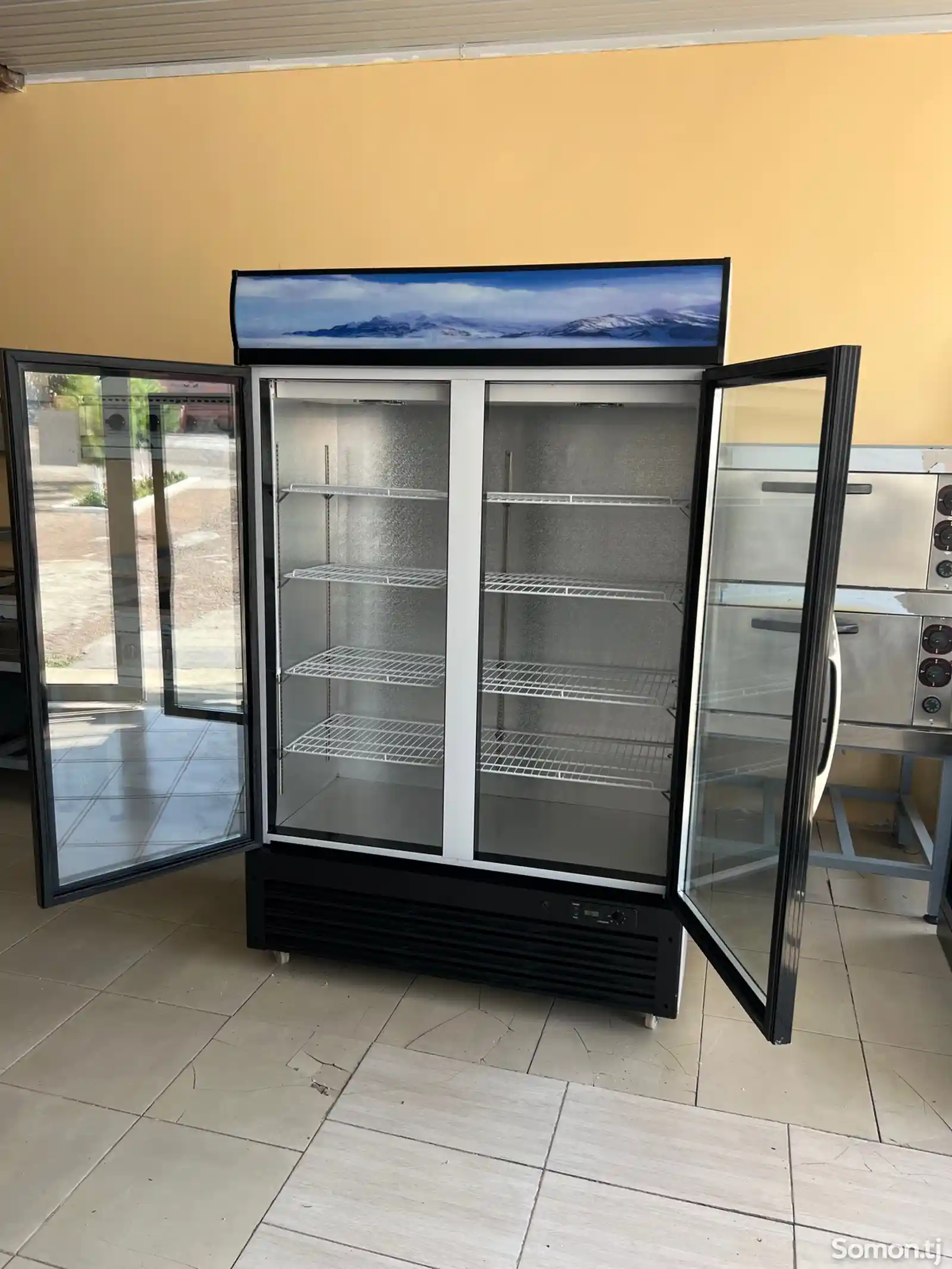 Витринный холодильник-3