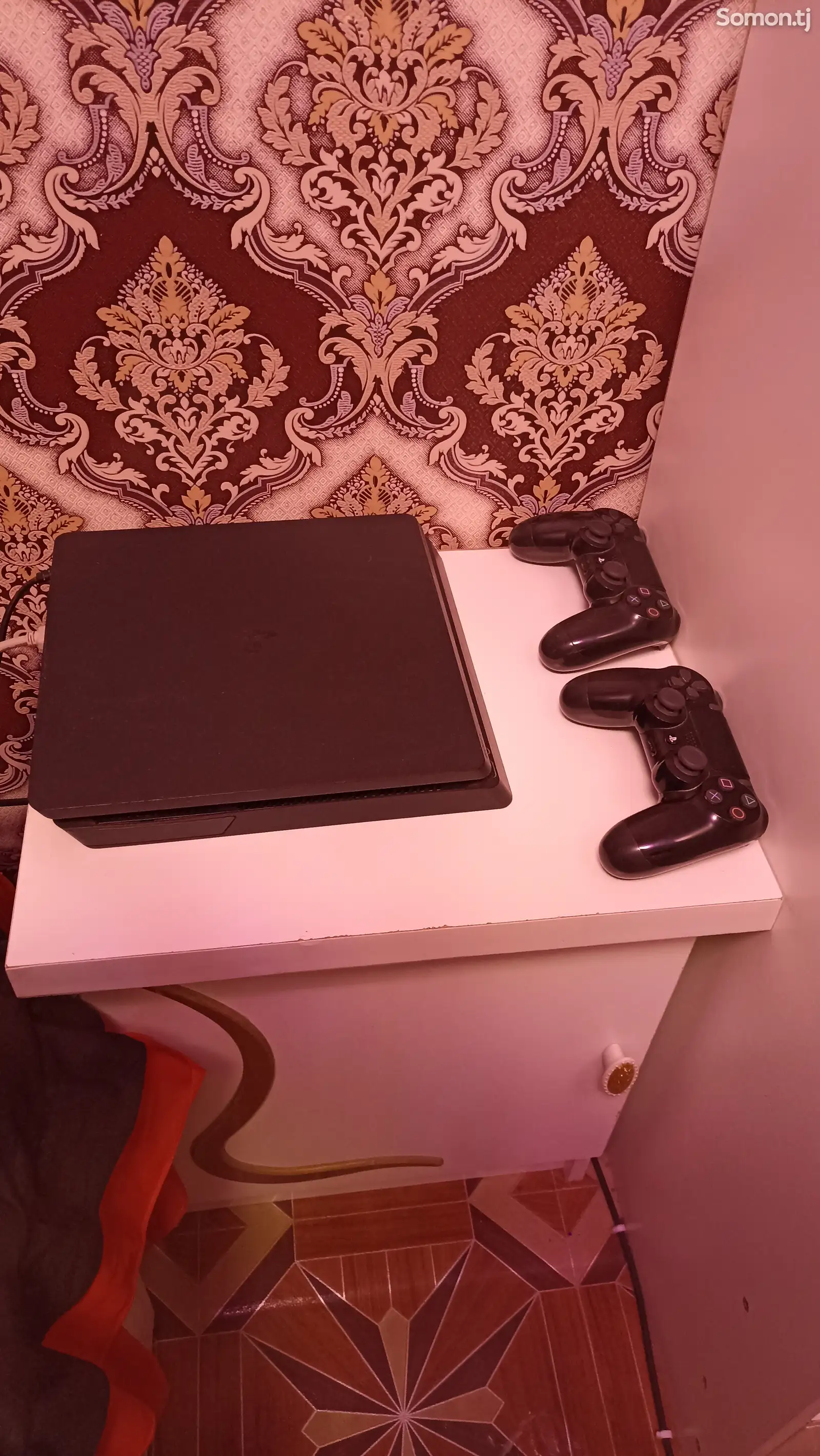 Игровая приставка Sony PlayStation 4 slim-1