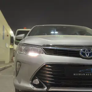 Toyota Camry, 2016