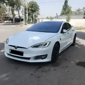 Tesla Model S, 2020