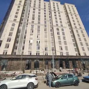 3-комн. квартира, 16 этаж, 119 м², 82 мкр