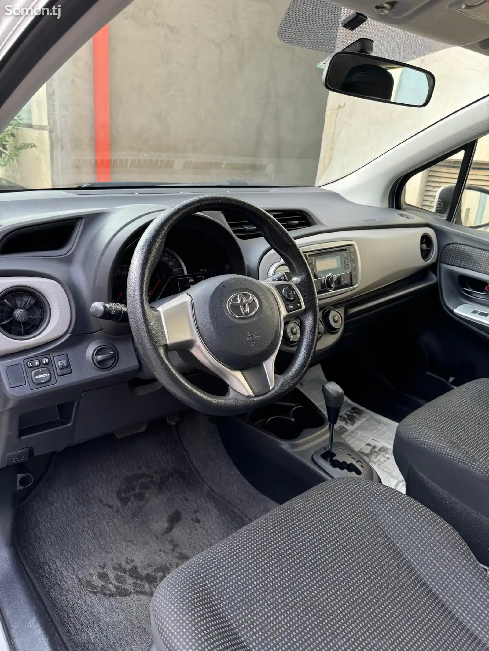 Toyota Vitz, 2015-6