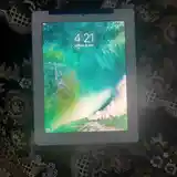 Планшет Apple iPad-4