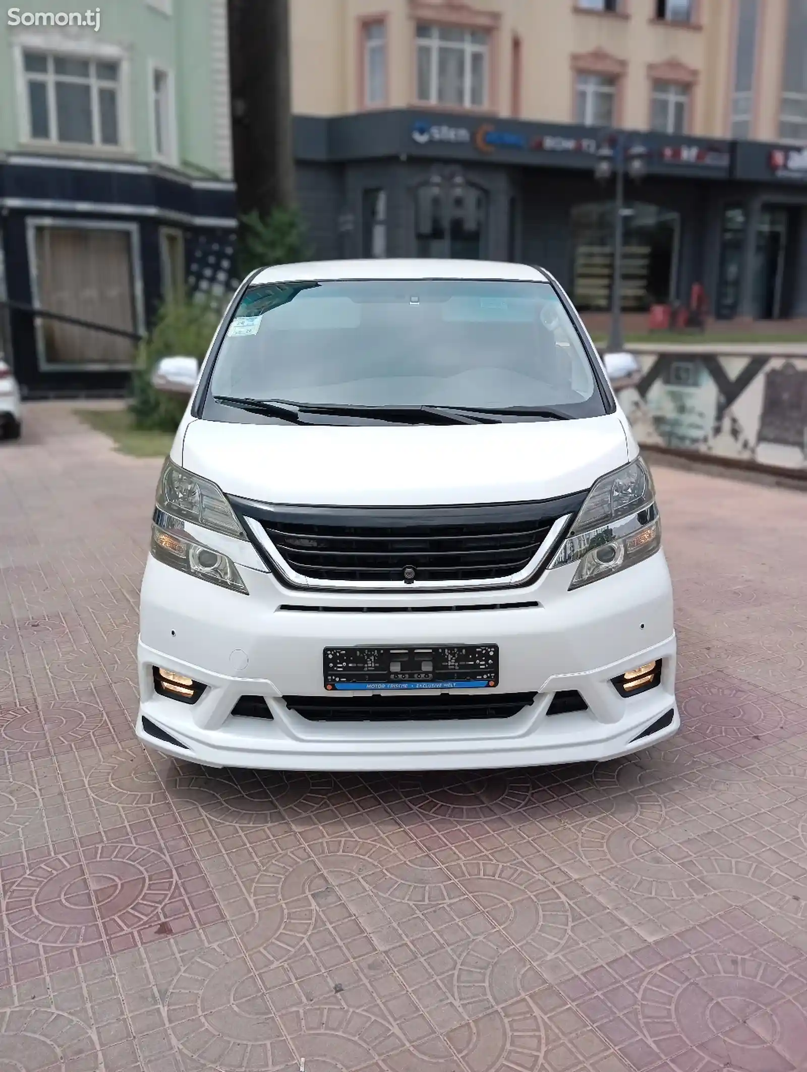 Toyota Vellfire, 2012-1