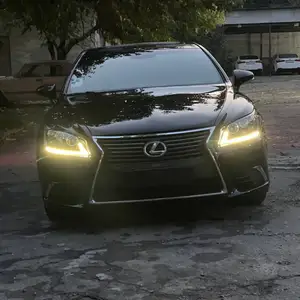 Lexus LS series, 2013