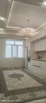 3-комн. квартира, 4 этаж, 98 м², 8мкр-4