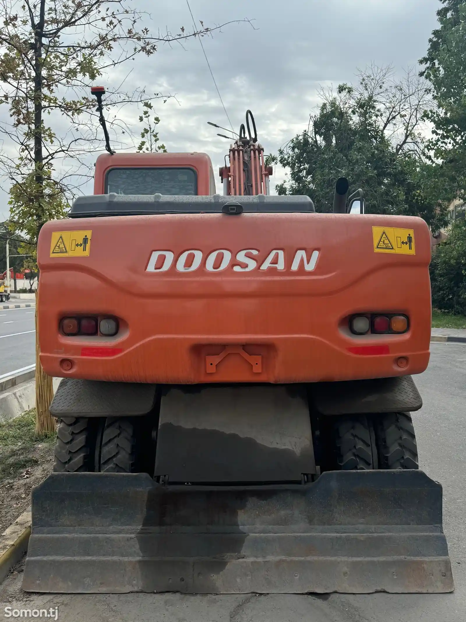 Экскаватор Doosan DX140W-8