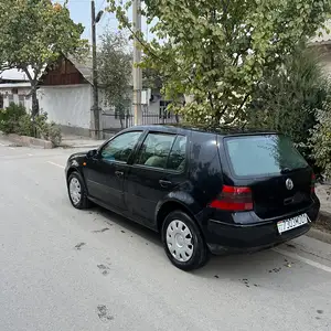 Volkswagen Golf, 2000