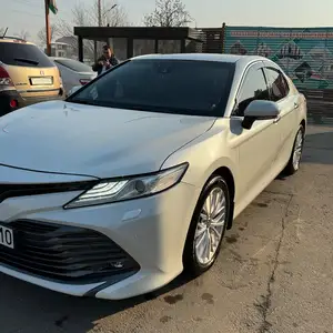 Toyota Camry, 2018