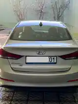 Hyundai Elantra, 2017-5