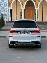 BMW X7, 2023-4