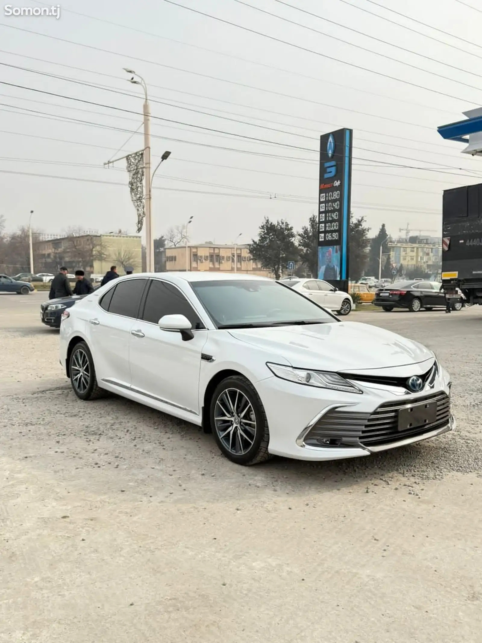 Toyota Camry, 2020-1