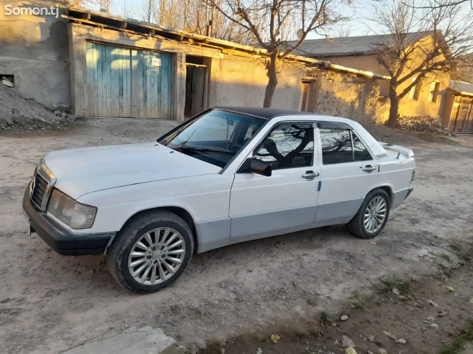 Mercedes-Benz W124, 1990-1