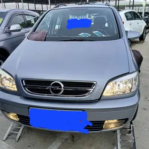 Opel Zafira, 2005