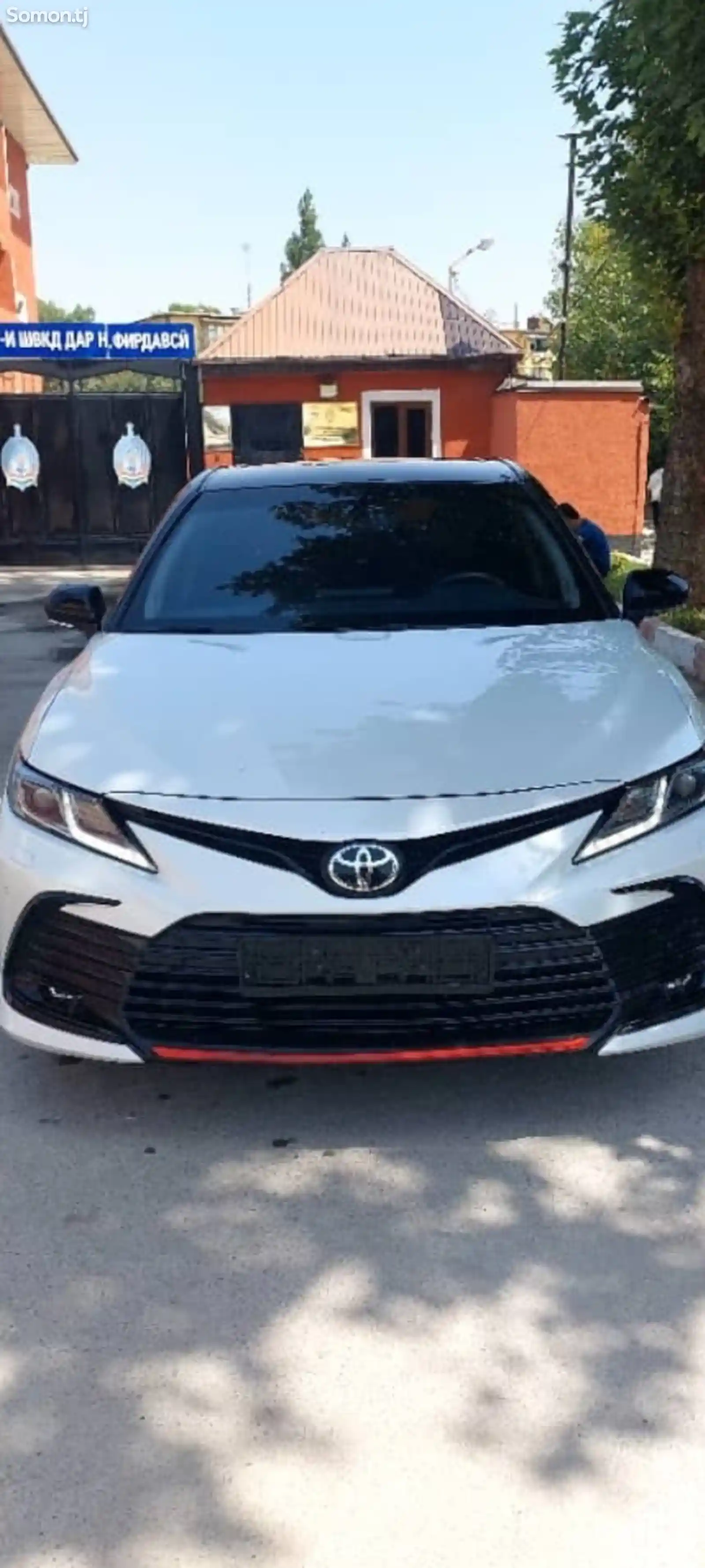 Toyota Camry, 2021-8