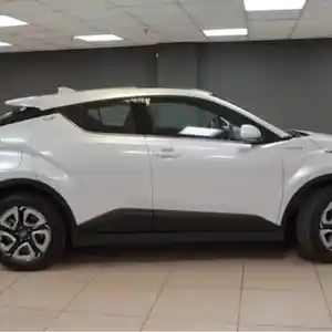 Toyota C-HR, 2021