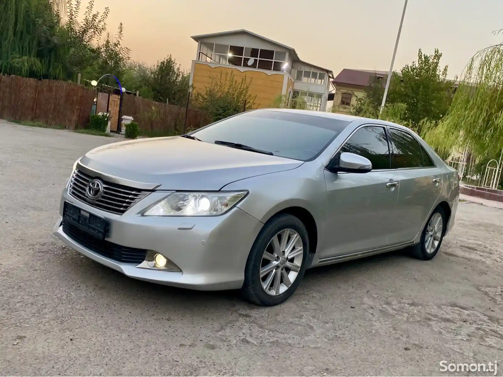 Toyota Camry, 2012-1