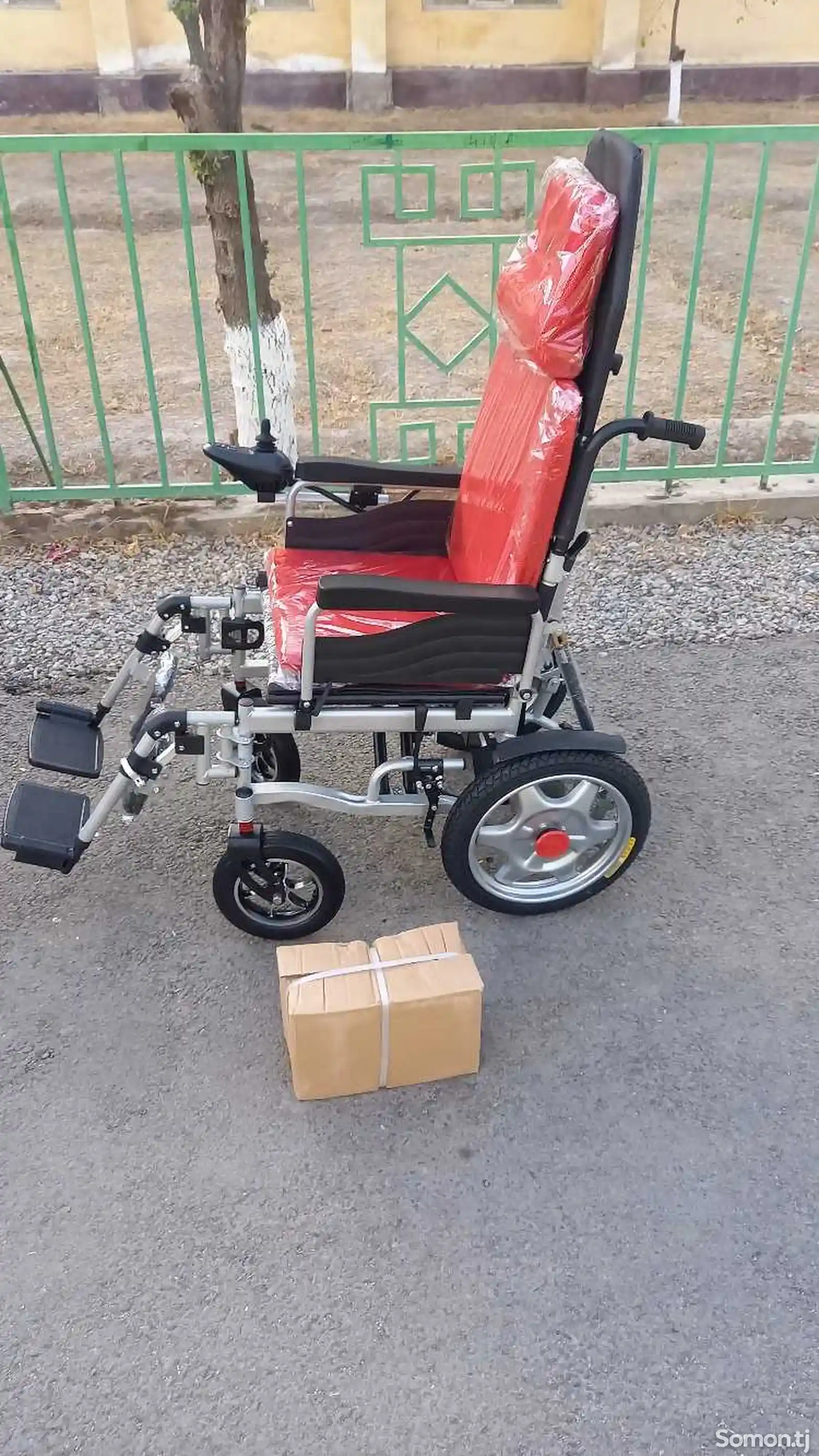 Инвалидная коляска с аккумулятором-7