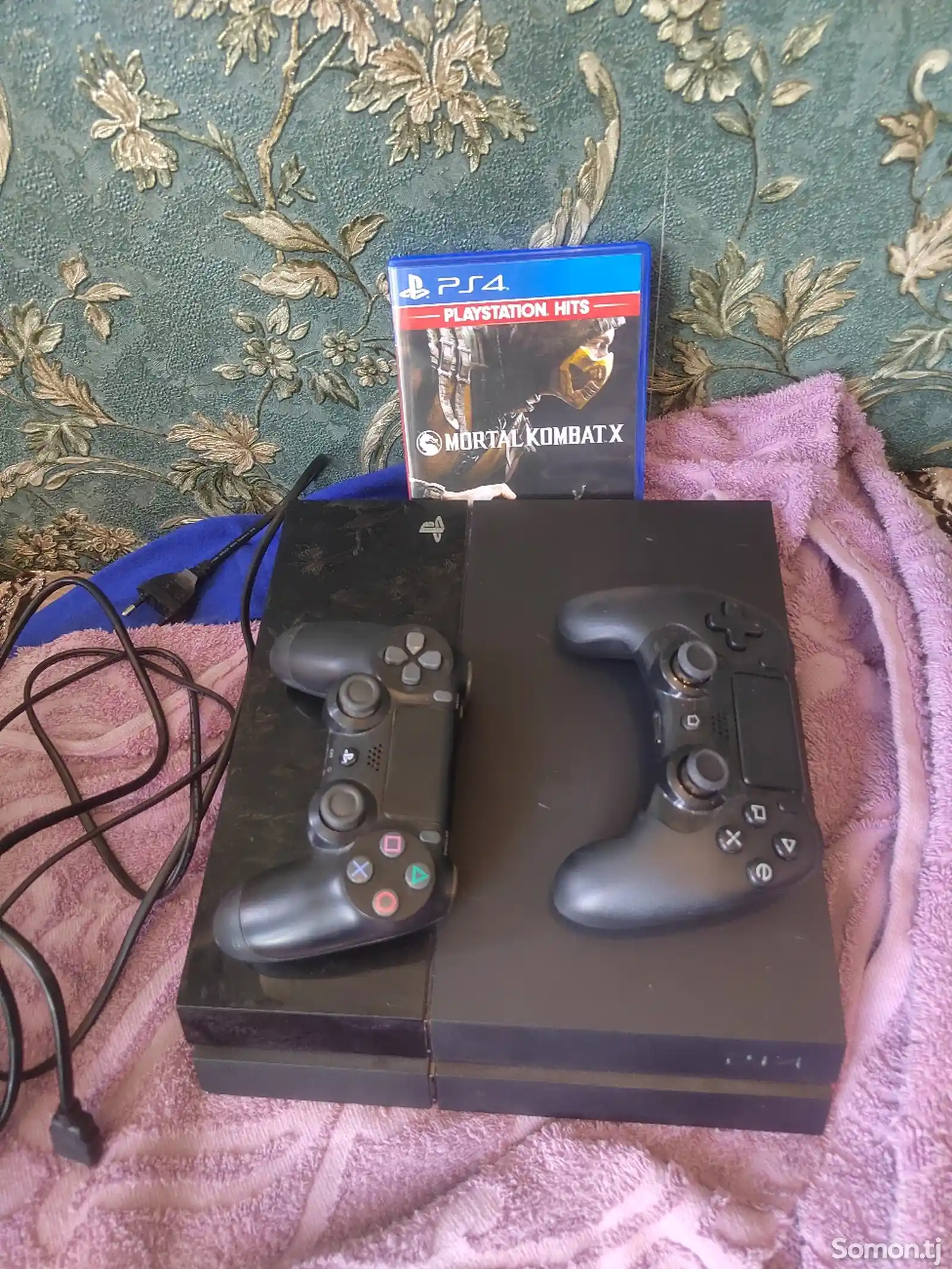 Игровая приставка ps4-3