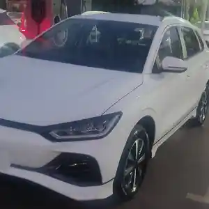 BYD E2, 2024