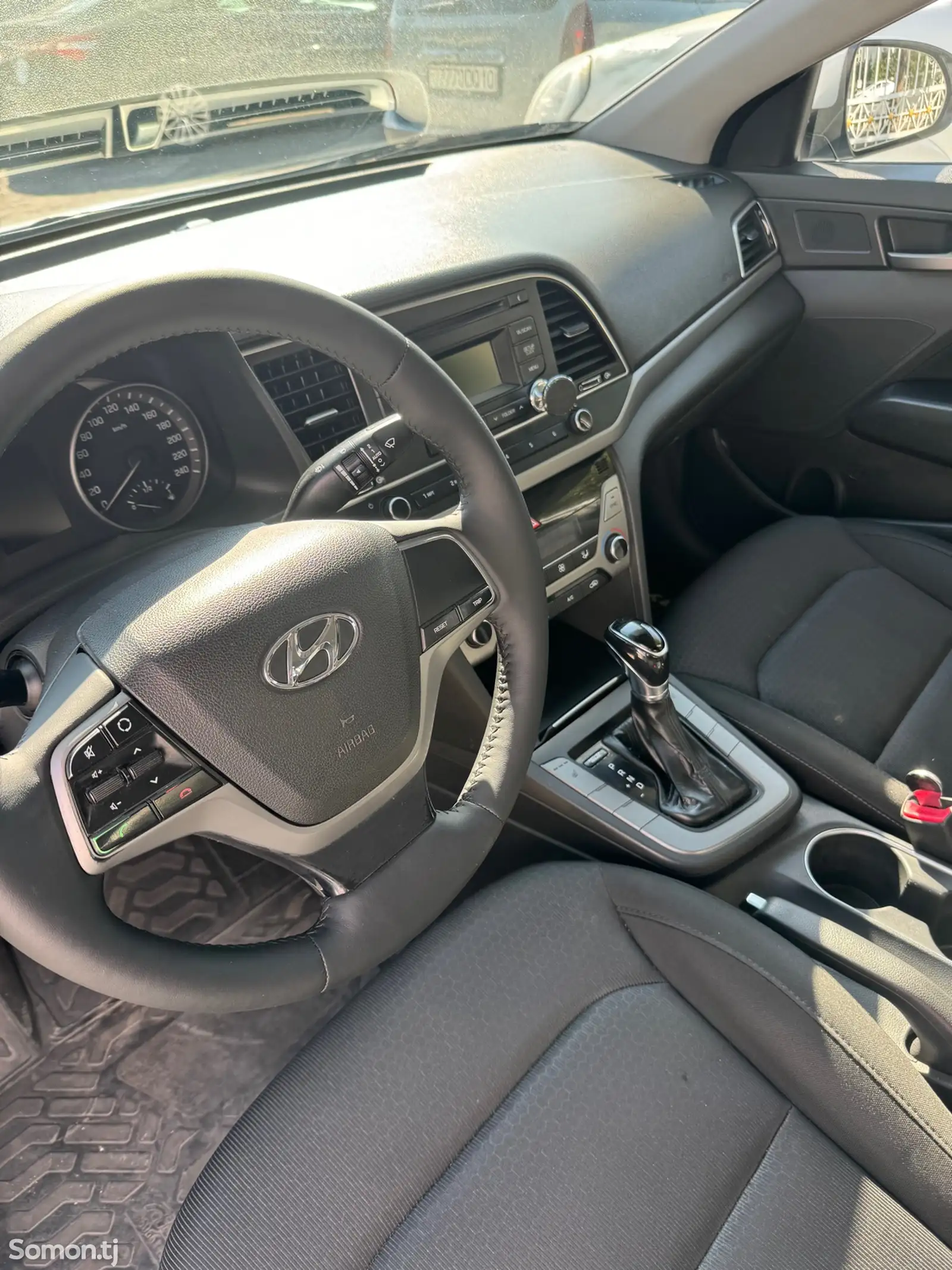 Hyundai Elantra, 2018-8