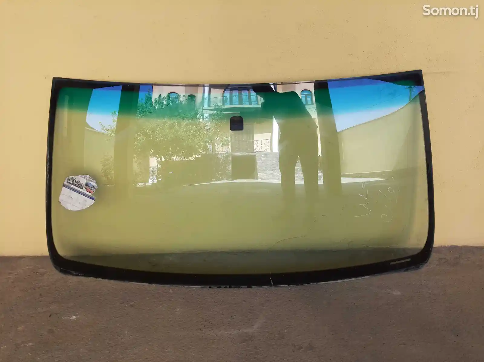 Лобовое стекло от Toyota Prado 120-1