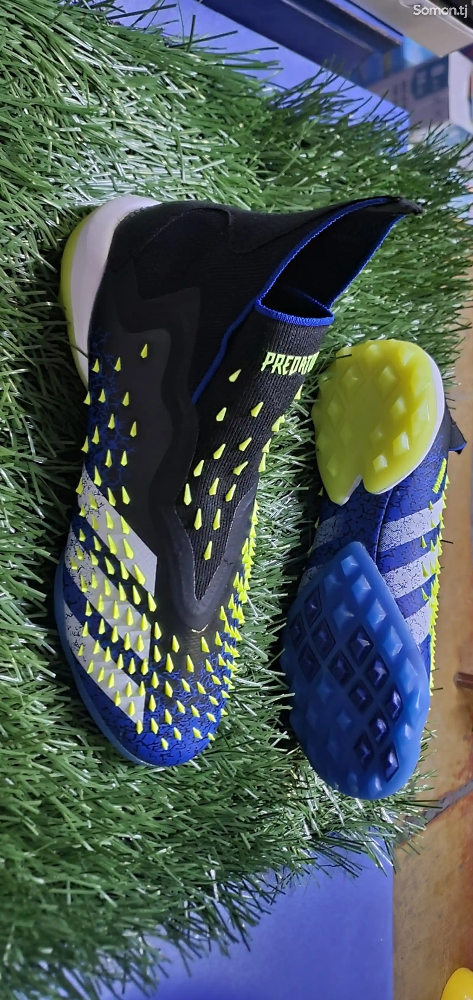 Бутсы сороконожки Adidas Predator freak new-1