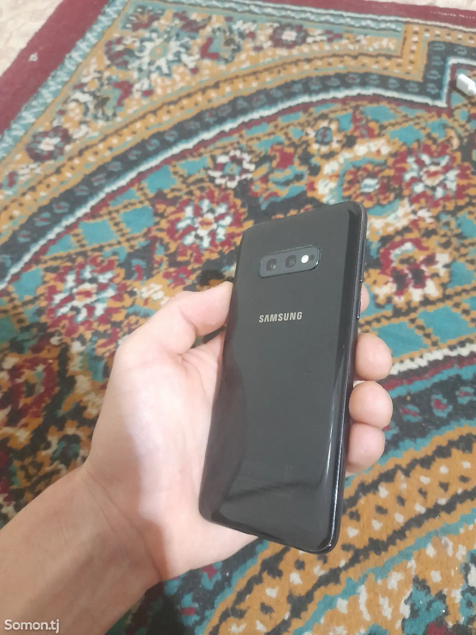 Samsung Galaxy S10E-1