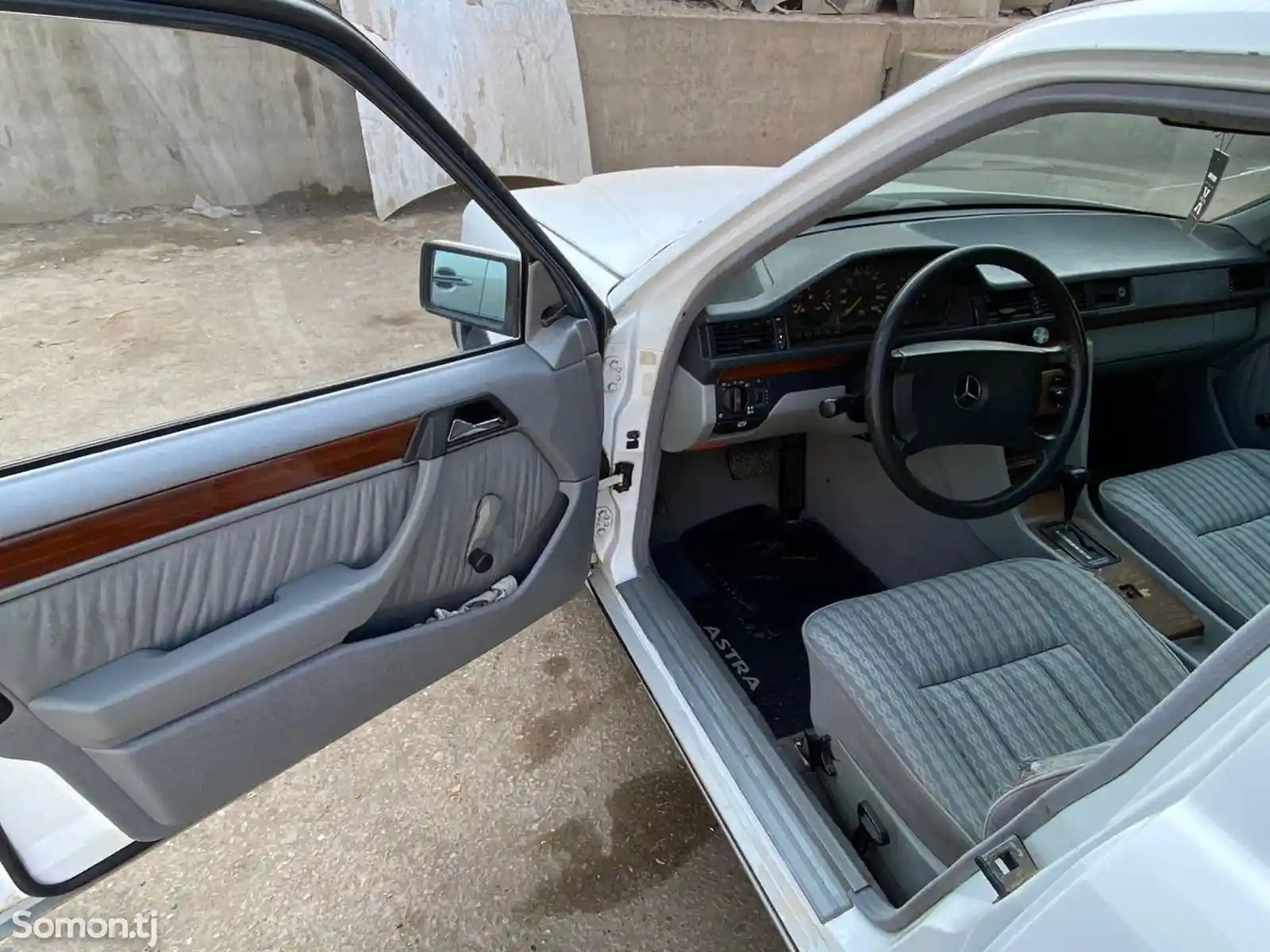 Mercedes-Benz W124, 1992-10