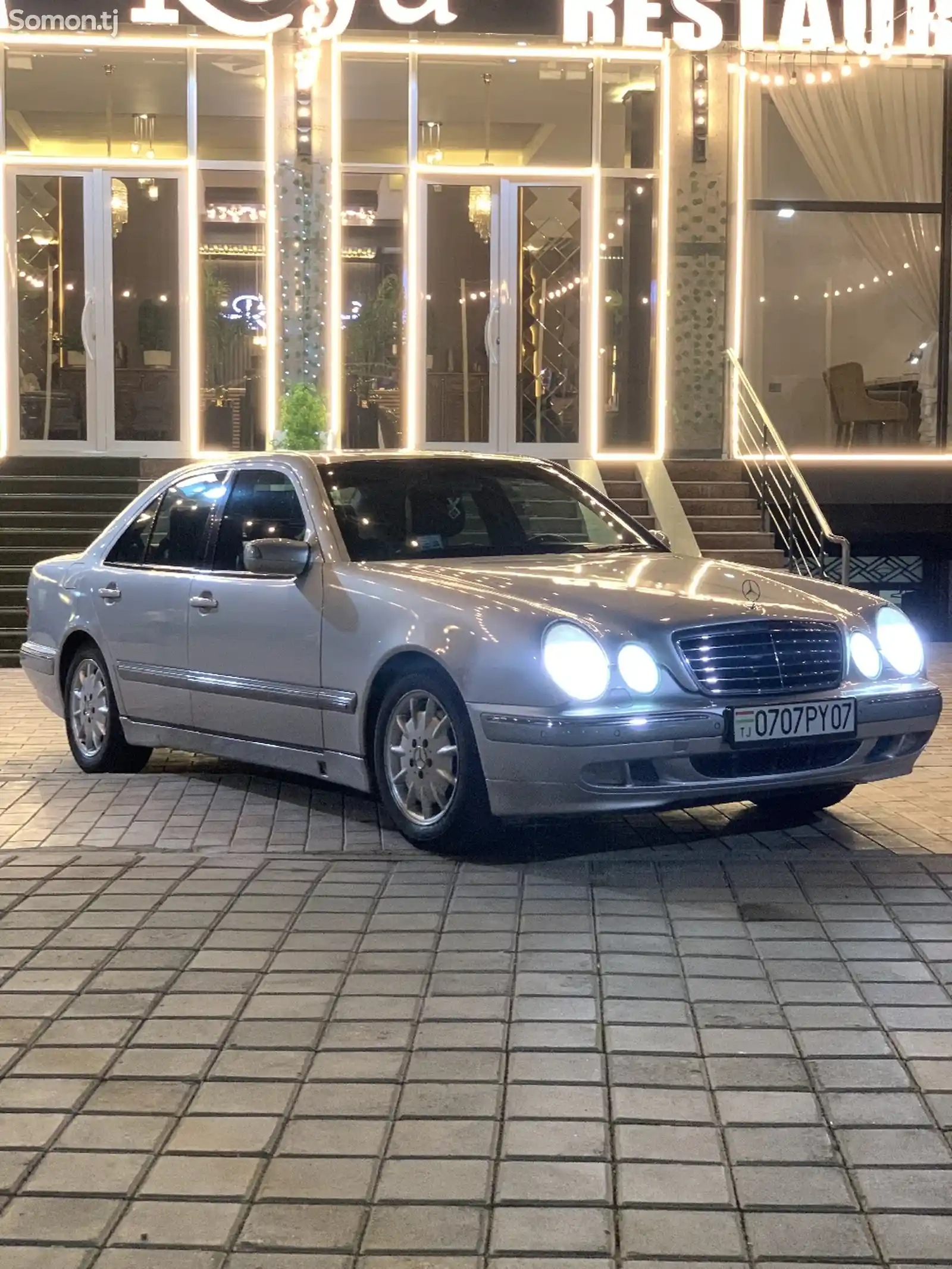 Mercedes-Benz E class, 2000-1