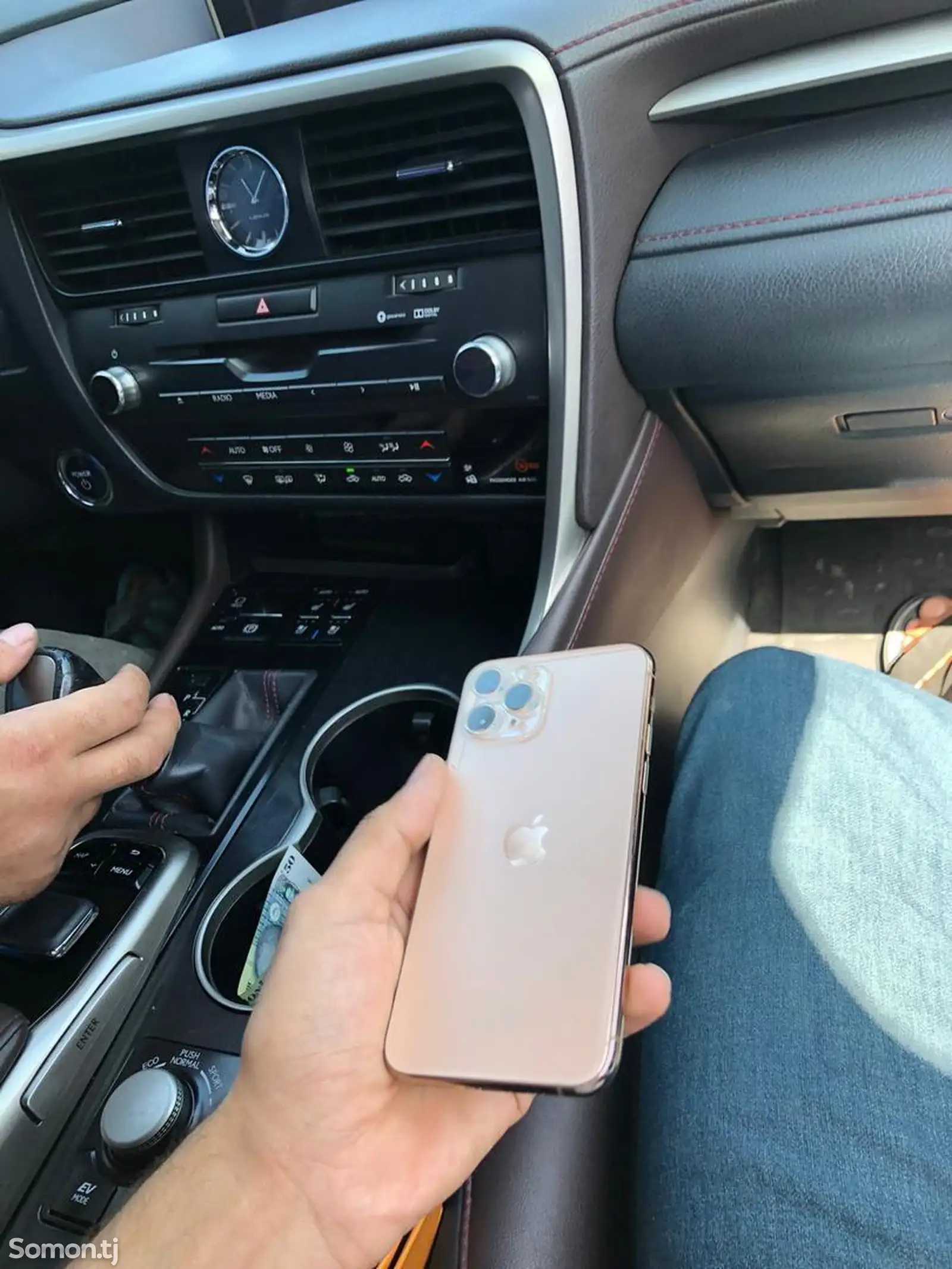 Apple iPhone 11 Pro, 256 gb, Gold-1