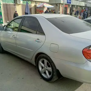 Toyota Camry, 2005