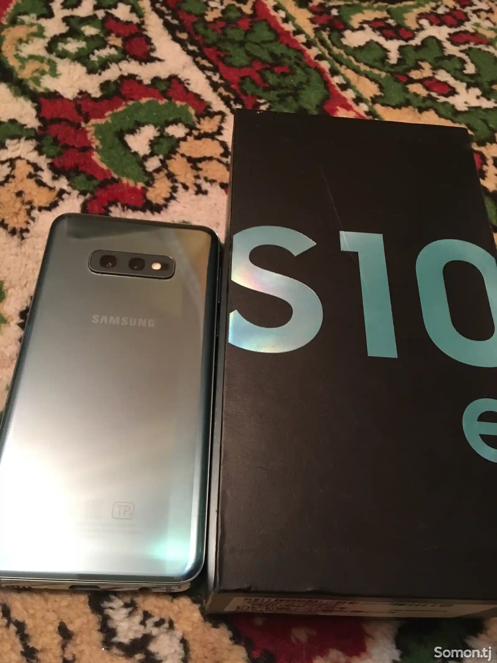 Samsung Galaxy S10e-2