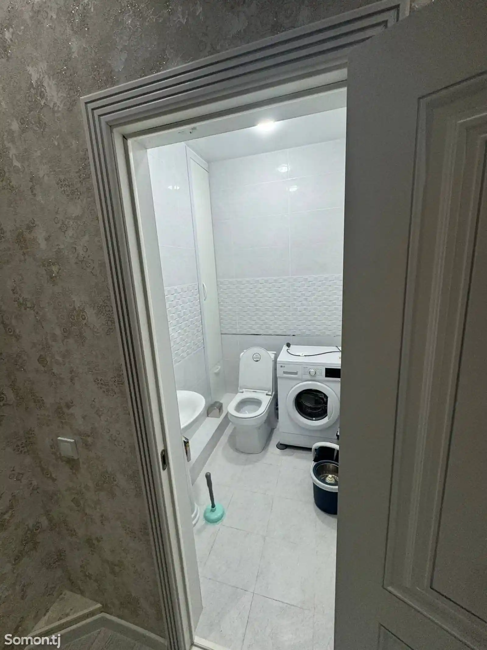 4-комн. квартира, 11 этаж, 140м², Сомони-6