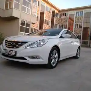 Hyundai Sonata, 2011