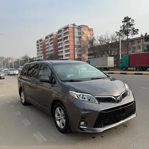 Toyota Sienna, 2016