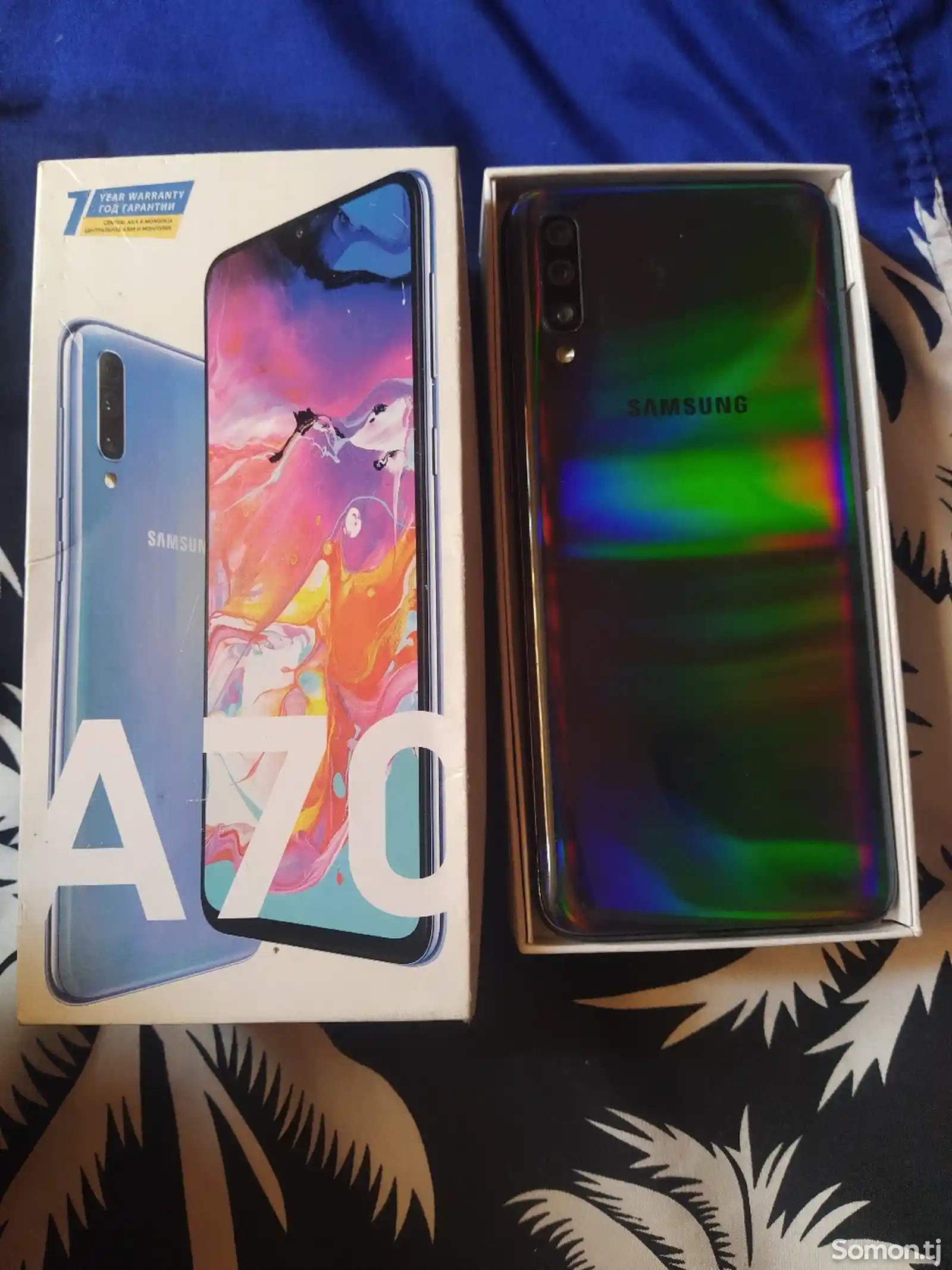 Samsung Galaxy A70 6/128Gb-1