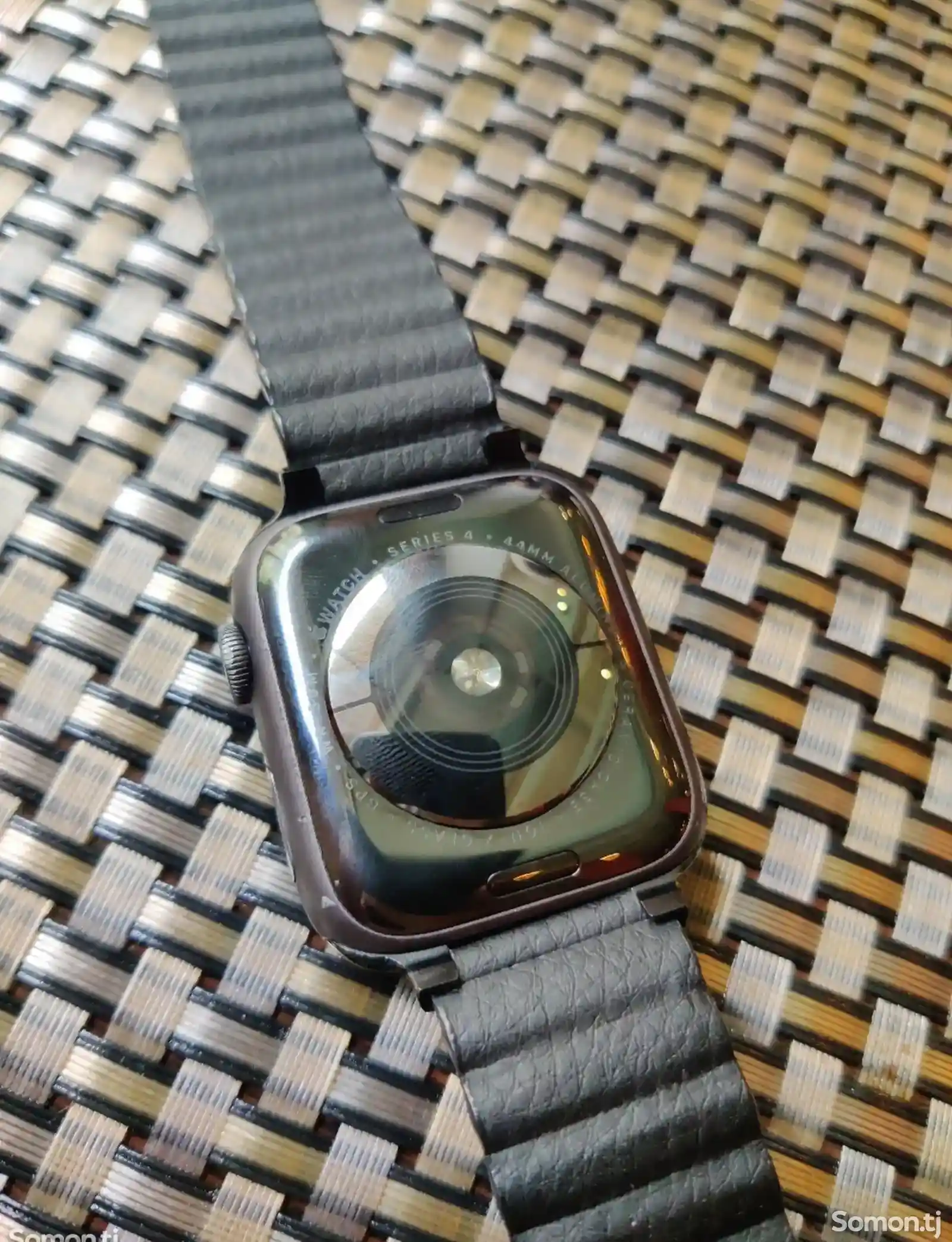 Смарт часы Apple Watch 4 44mm-2