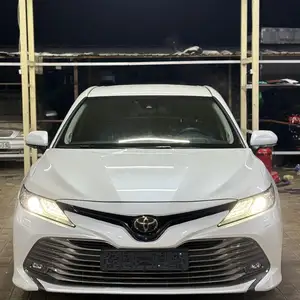 Toyota Camry, 2019