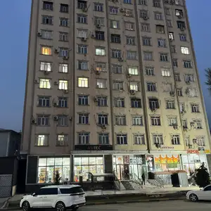 3-комн. квартира, 2 этаж, 84 м², Фирдавси