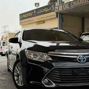 Toyota Camry, 2016